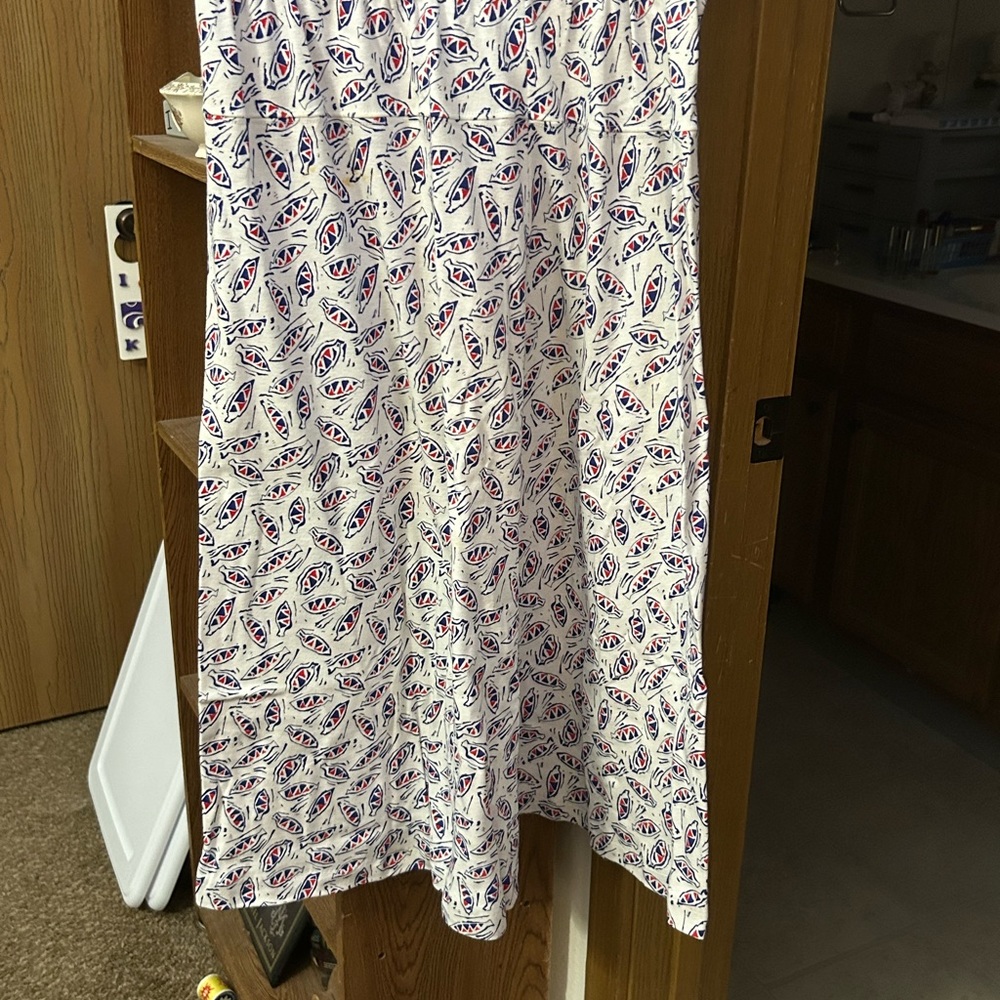 Women’s vintage skirt.Beautiful red white navy blue design.Stretch. Rarely worn.